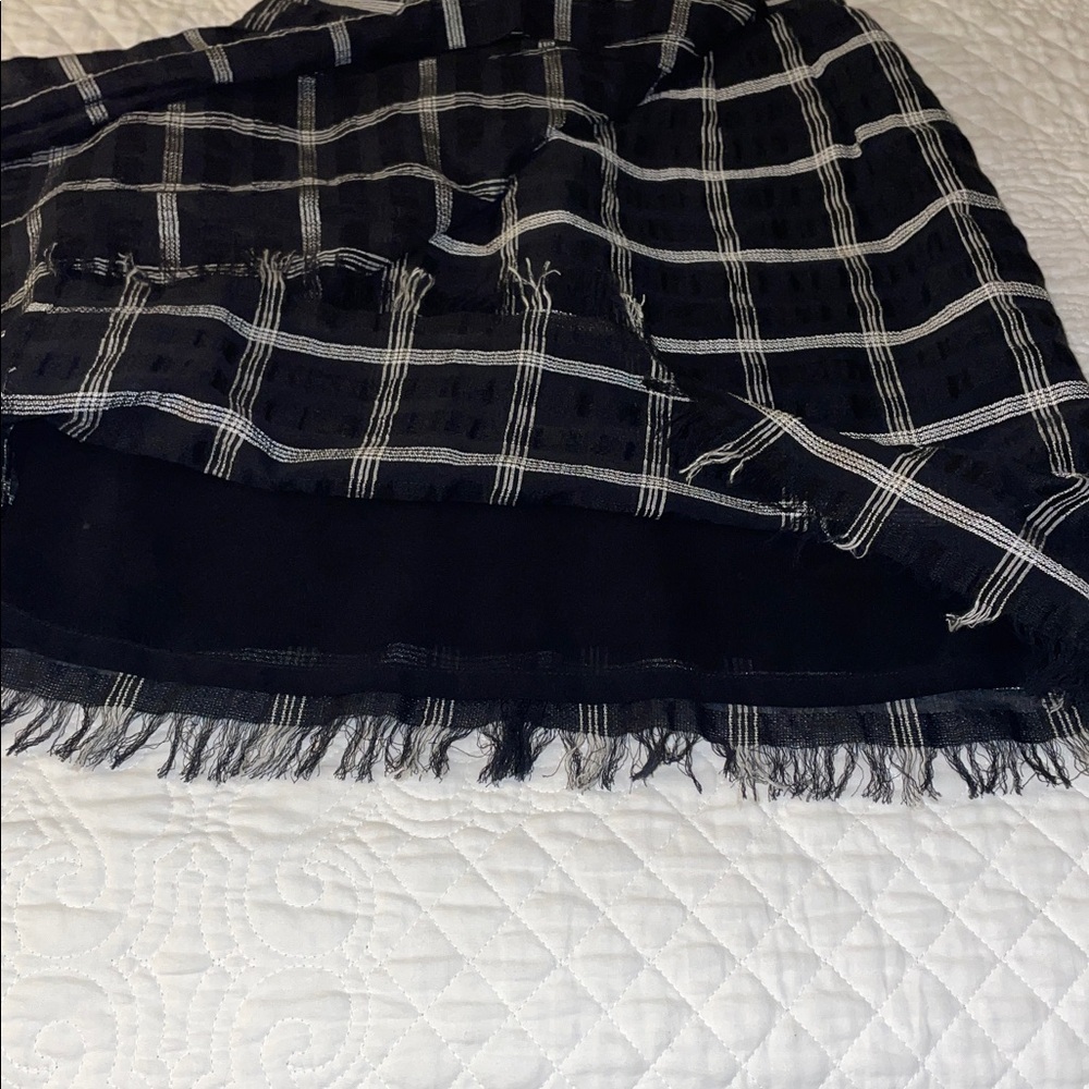 Vintage Carlisle Black & White Linen/Cotton blend mini wrap skirt. Lined. Size 6 - Picture 5 of 8